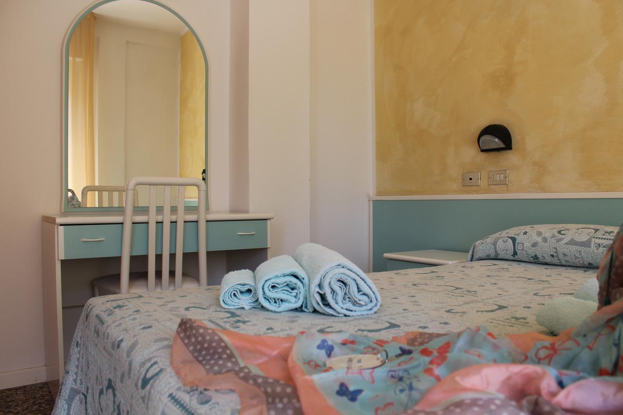Hotel American Bellaria-Igea Marina Phòng bức ảnh