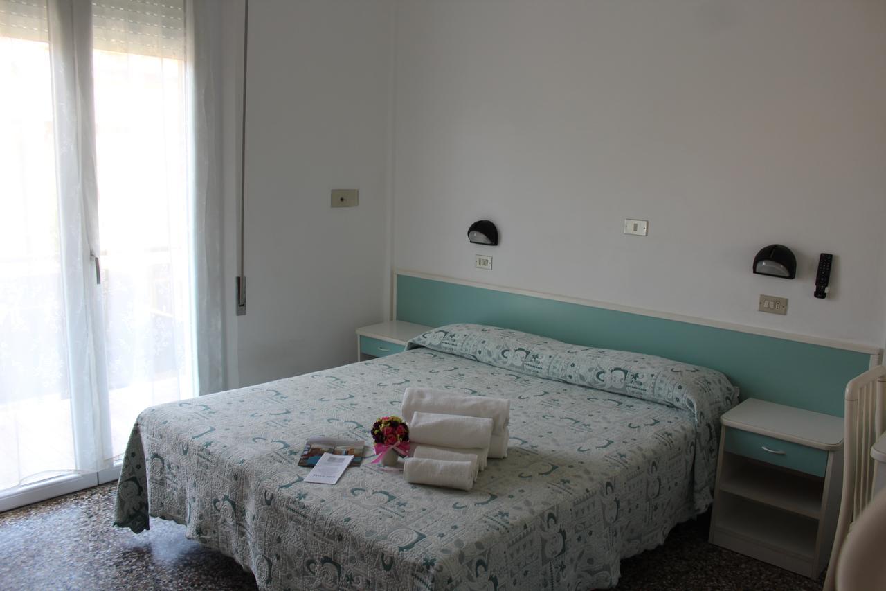 Hotel American Bellaria-Igea Marina Phòng bức ảnh